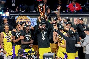 湖媒：突然间傻瓜们为NBA杯冠军疯狂庆祝 湖人夺冠时就不算数？