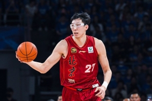 解说:赵睿陈盈骏周琦杰曼雷蒙 这五位将北京队攻防下限拉得极高