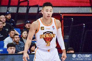 媒体人:从全运会到联赛 贺希宁表现俨然是国内顶级二号位的水准