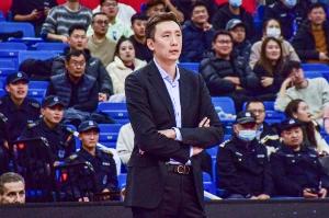攻防压制！第三节江苏30-15净胜天津15分 庞峥麟独得11分