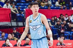 外线有谱！青岛半场三分15投9中 命中率高达60%