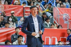 杜锋:我们有几个年轻瓜蛋子&还有几人因伤缺阵 能赢真非常不容易