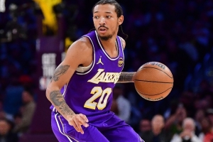 雷迪克:我们希望尼克·史密斯能接受那种无球射手的角色定位