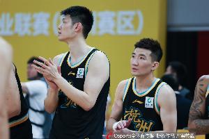 媒体人:胡金秋和孙铭徽的配合朴实无华 有点像斯托克顿和马龙