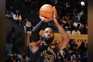 创41岁之后历史最高单场得分！詹姆斯转发NBA官方纪录帖：很幸运