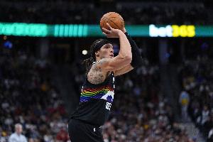 难救主！阿隆·戈登复出复出15中8拿到20分6板 罚球6中4