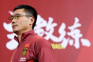 东体:国足新的教练团队带来新的设备,很可能是助教毛雷尔的创意