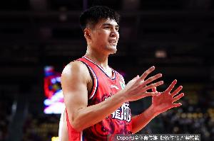 媒体人:陈国豪身高偏矮&三分投射不稳 尴尬处境一时半会解决不了