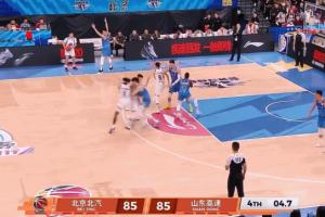谢智杰很好地展现了自己打一号位的能力 北京队犯了更多的错误