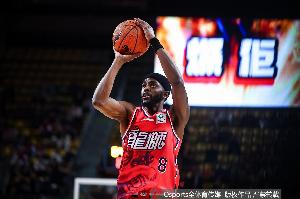 广州霍勒迪:开局很成功快攻也做的不错 针对对方防守也合理应对