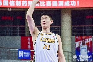 关键时刻出手！胡金秋10中7贡献16分 末节10分助逆转&正负值+14