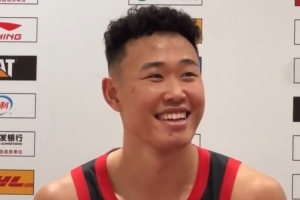 打球像谁的风格？贺希宁：我是比较有篮的巴特勒