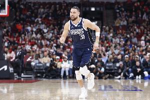 佛光微现！克莱近5战场均17分&4.4记三分 三分命中率47.8%