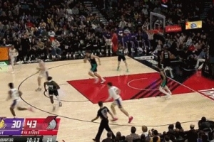 多让我打一打！蒂米先抛投再弧顶三分 连得5分助湖人追分！