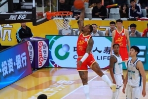 浙江广厦以90-75战胜青岛，在继续保持主场不败的同时拿到6连胜。