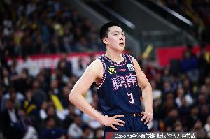 26分4板4助！媒体人：广东在胡明轩身上花时间&试错是值得的