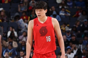 媒体人：相较于赛季初 杨瀚森速度快多了 就那点出场时间无需留力