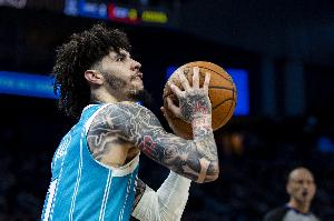 人气暴跌！拉梅洛·鲍尔上赛季190万票东部后场第1 今年仅41万票