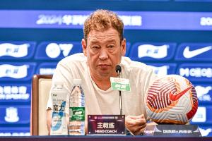 东体:斯卢茨基继续试验433阵型,前场三叉戟“来电”了