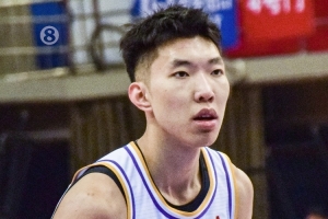 媒体人：这支北控看起来让人感觉很陌生 球员都不知道该怎么干