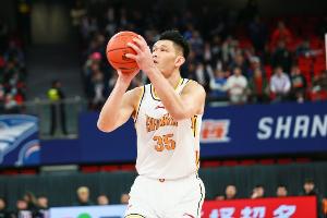 难救主！葛昭宝8中6拿到15分5助 三分2中1
