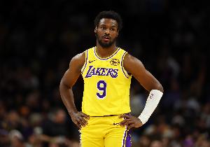 詹姆斯不知感恩?主持人:他们当时说布朗尼配得上 看来都是假的