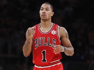 I love you Rose!公牛传奇1号球衣退役 遗憾未见过他的真正巅峰
