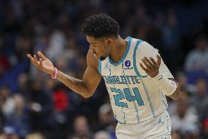火力压制！布兰登·米勒三分再中 黄蜂轰出13-1领先76人20分