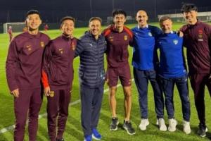 师徒再聚首!前广州球员与卡纳瓦罗合影,曾一起夺2019年中超冠军