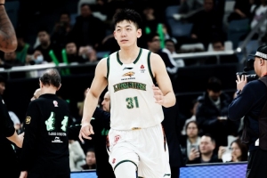 高效两双！张陈治锋替补4中4拿到13分10板1助
