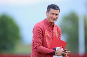 马德兴:邵佳一上任后放低姿态,主动加强国家队与俱乐部沟通