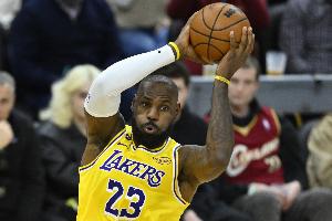 Windhorst:如果詹姆斯决定再战一年 骑士有多钟方式可以得到他