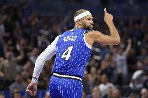 连续反击！萨格斯快下再得分打停热火 魔术一分钟8-0分差上双
