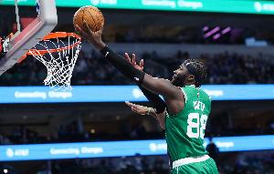 抢爆了！科塔狂揽19板&7前场板 4中3拿到10分2助2断5帽