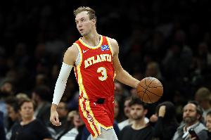 肯纳德在高中得到2977分&高居俄亥俄州第二多 高于詹姆斯的2657分