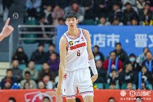 媒体人:上海没上强度 但广东年轻一代朝气蓬勃 这种比赛输也开心