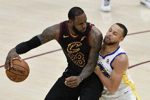 娟儿:客观来说GOAT是詹姆斯 但结合个人情感那就是库里