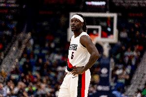 太离谱！开拓者全场多达25次失误 朱·霍勒迪6个最多