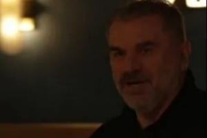 澳波在弗兰克下课当天作客内维尔播客节目,调侃:这时机真巧了