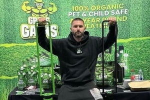 镜报:阿森纳旧将退役后卖草坪护理产品,现在给阿森纳球场供货