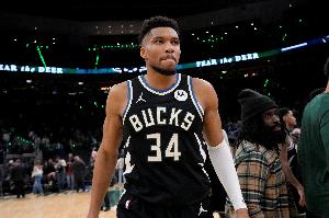 字母：和雄鹿一起夺冠是最重要的 若这不在计划内可能会做出转变