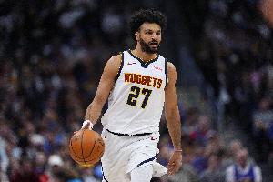 5失误真不少！贾马尔·穆雷17中9拿到21分2助 三分6中1