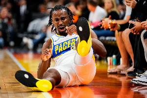 卡莱尔谈轮休被罚10万:内史密斯连球都拿不住 NBA说让他吃药上场