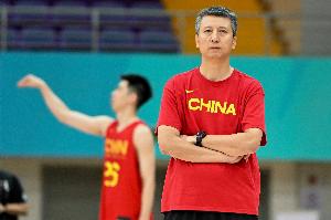 网友：中国男篮怎么了？ 马健：很难评价一支没有任何特点的球队