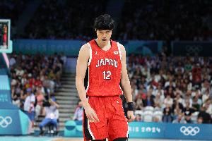 媒体人：日本现在体能出现问题 上半场他们对持球人压力消耗太大