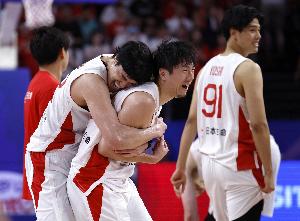 判罚引发热议！“日本 主场哨”赛后登上微博热搜 暂列第5位