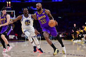 焦点湖勇战！ESPN明日胜率预测：残阵勇士54.7%占上风 湖人45.3%