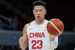 解说：贺希宁拿出了高压下的投射表现 中国男篮需要这样的投手