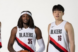 拓媒: 杨瀚森或需4年成长 罗威背靠背不打 克罗宁不找替补中锋?