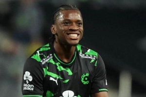 德天空:斯图加特对纳齐尼奥感兴趣,但球员身价可达800万欧太高